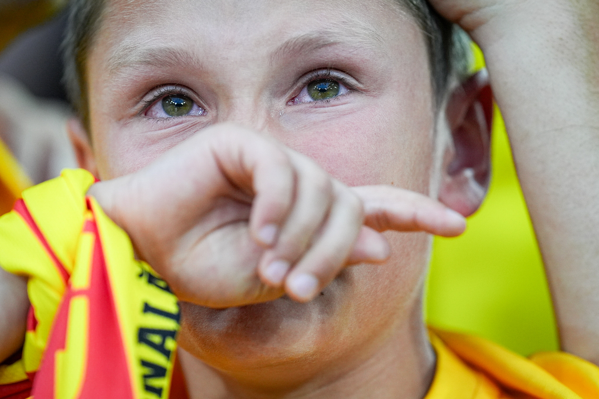 Mesajul emotionant al unui copil la finalul meciului Romania - Tarile de Jos 0-3, optimile EURO 2024 // © Marius Tudor