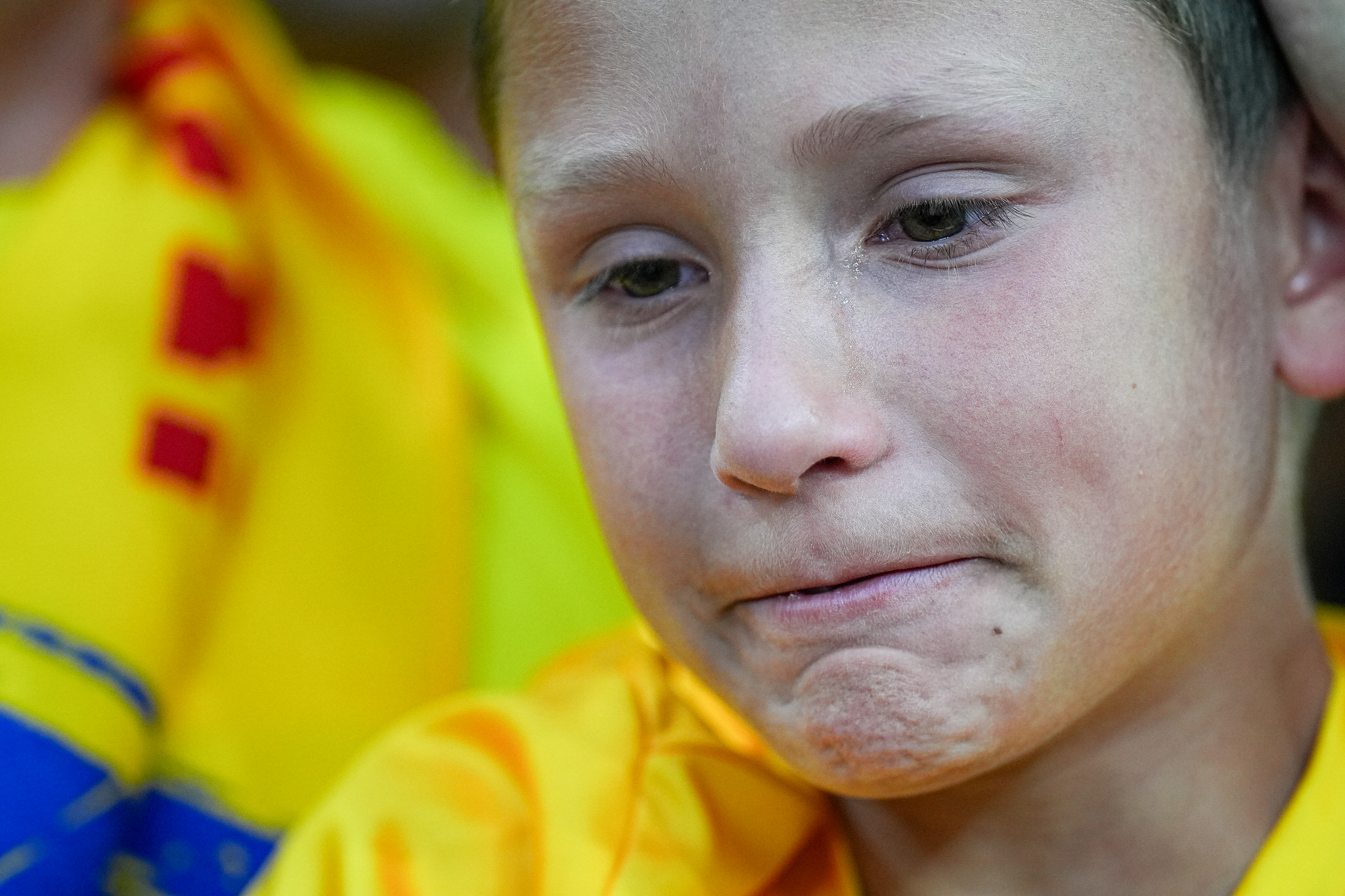 Mesajul emotionant al unui copil la finalul meciului Romania - Tarile de Jos 0-3, optimile EURO 2024 // © Marius Tudor