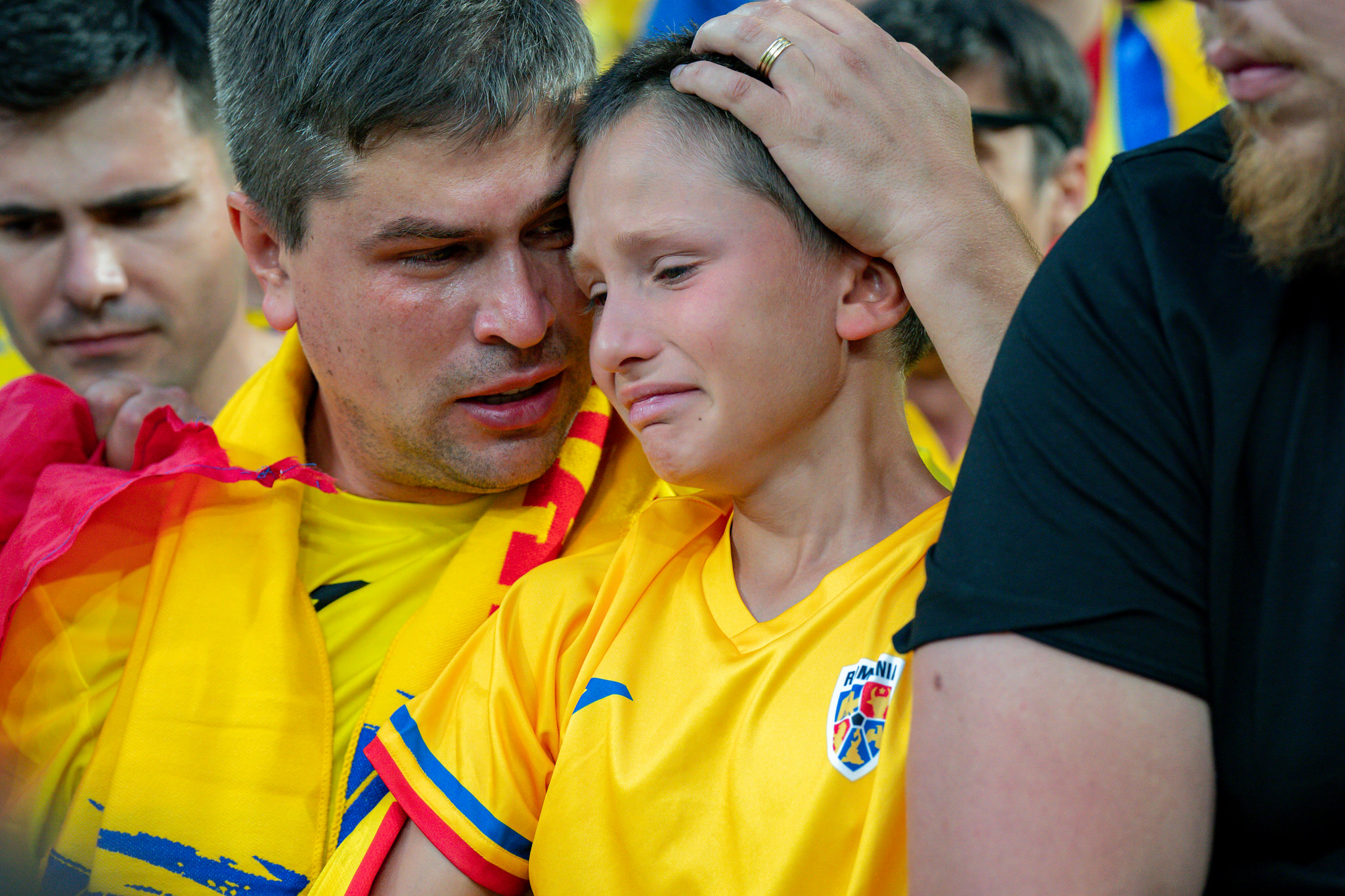 Mesajul emotionant al unui copil la finalul meciului Romania - Tarile de Jos 0-3, optimile EURO 2024 // © Marius Tudor