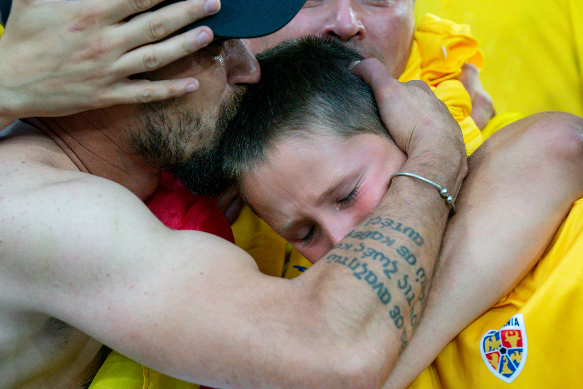Mesajul emotionant al unui copil la finalul meciului Romania - Tarile de Jos 0-3, optimile EURO 2024 // © Marius Tudor